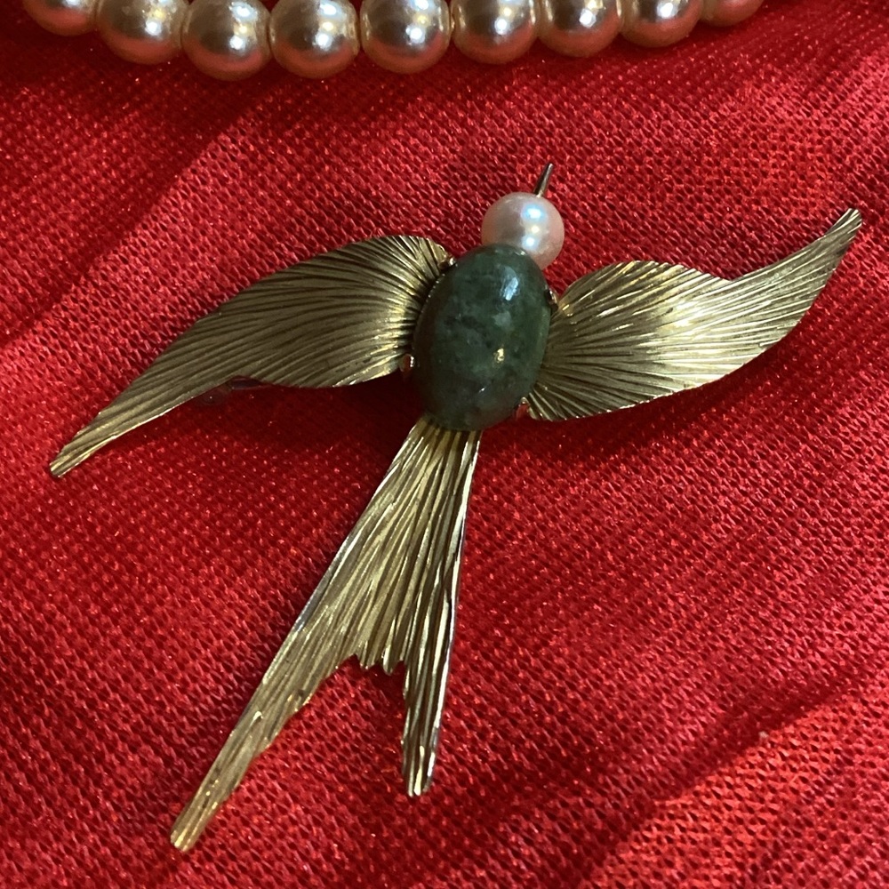 Vintage Krementz 14k Gold Overlay Genuine Jade Swallow Pin